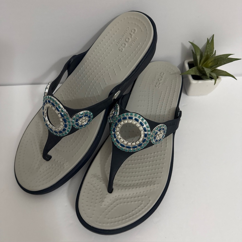 Crocs Sanrah Diamante Wedge Flip Sandals Womens Sz 10 Navy Embellished Turquoise